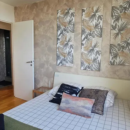 Appartamento Beautiful&big For 8persons Parking Free Parigi